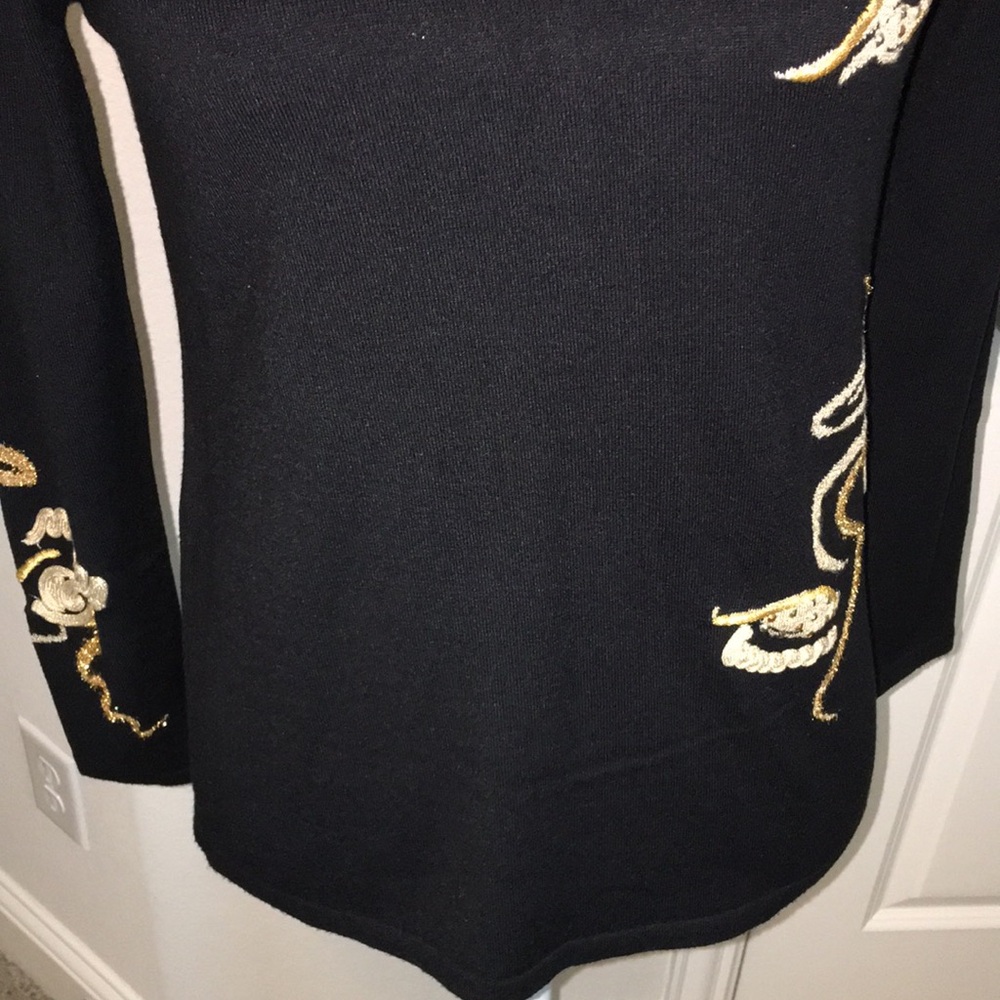 Chico’s Fine Gauge Knit Crewneck Pullover Sweater in Black w Gold Appliqué - Picture 4 of 10